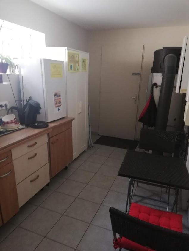 Chambre Avec Salle De Bain Privatisee Avec Petit Dejeuner Compris Auxonne Exterior photo