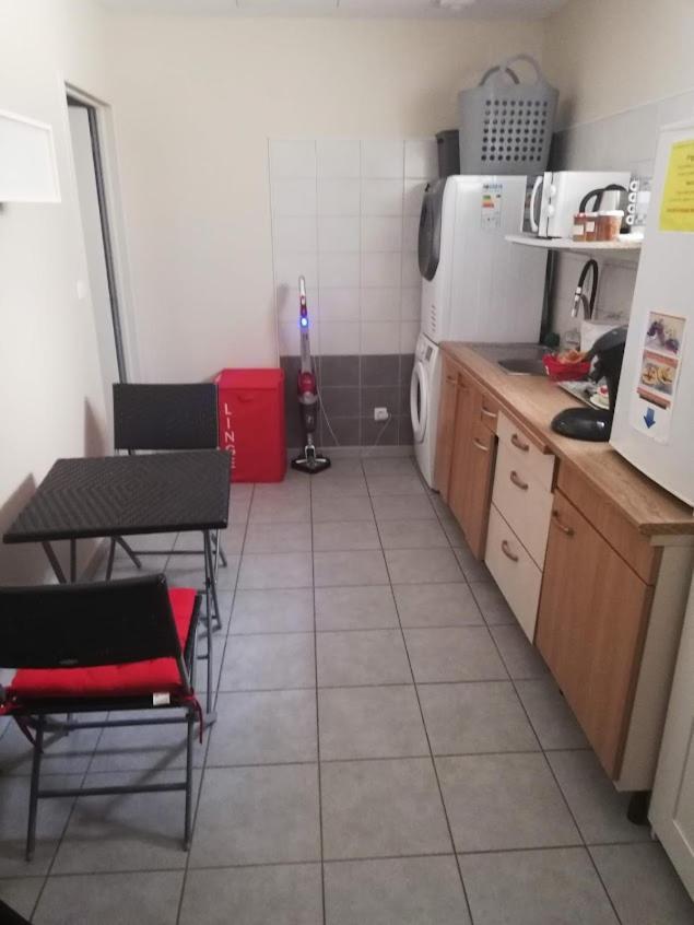 Chambre Avec Salle De Bain Privatisee Avec Petit Dejeuner Compris Auxonne Exterior photo